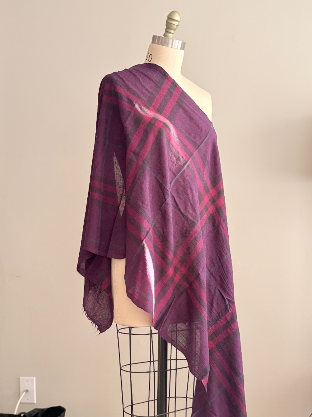 Burberry Shawl Silk & Wool Made in Italy